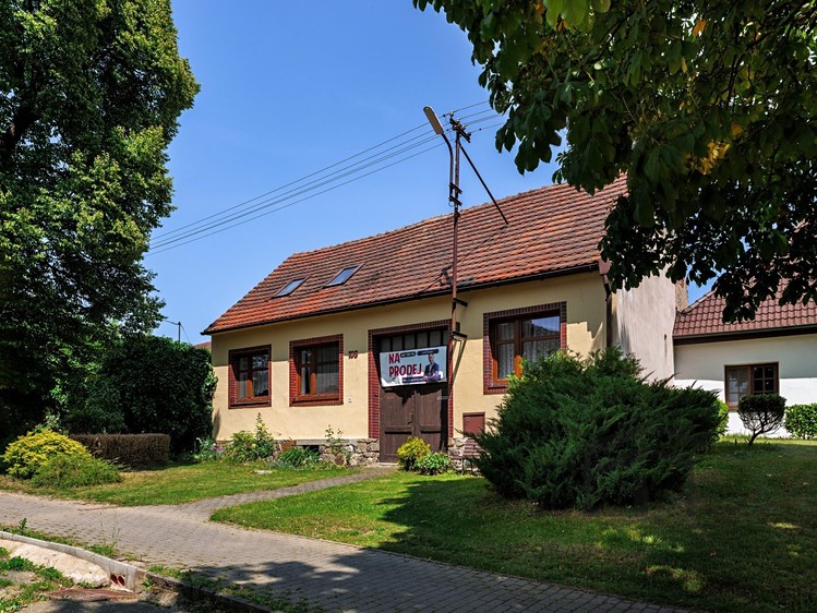 Prodej rodinného domu 139 m², pozemek 390 m² - foto 1