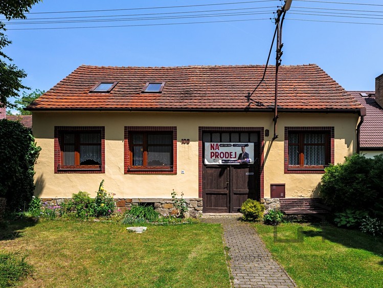 Prodej rodinného domu 139 m², pozemek 390 m² - foto 2
