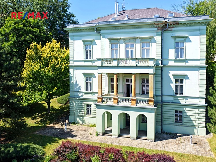 Prodej vily 683 m², pozemek 5 301 m² - foto 7