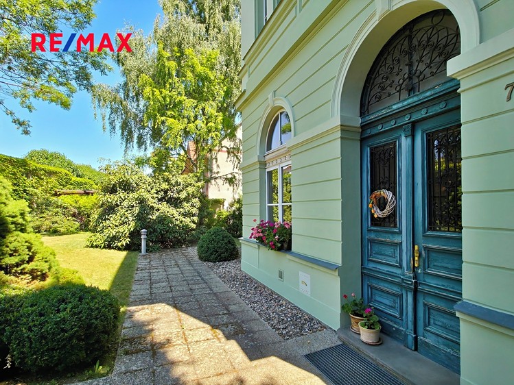 Prodej vily 683 m², pozemek 5 301 m² - foto 8