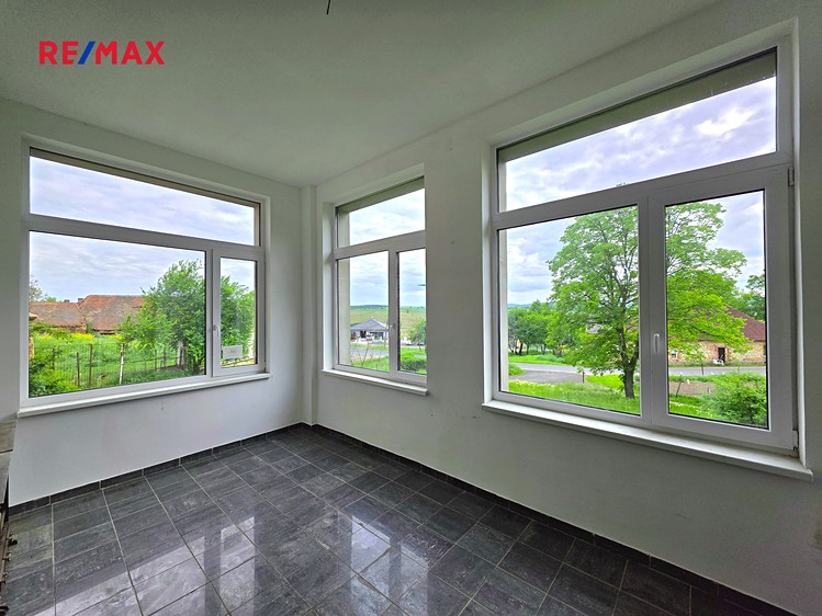 Prodej rodinného domu 732 m², pozemek 14 444 m² - foto 6