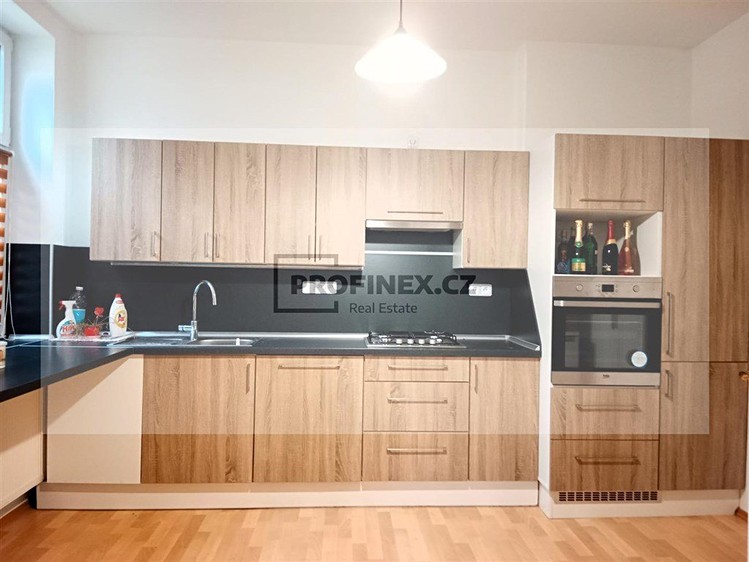Prodej vily 420 m², pozemek 922 m² - foto 6