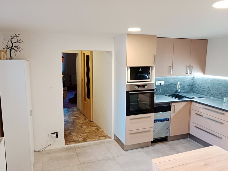 Prodej rodinného domu 136 m², pozemek 228 m² - foto 2
