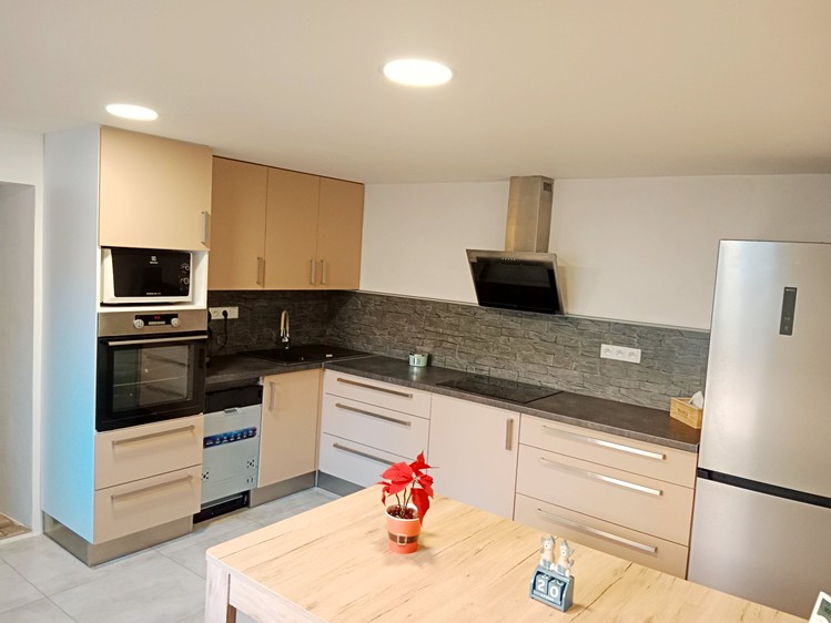 Prodej rodinného domu 136 m², pozemek 228 m² - foto 1