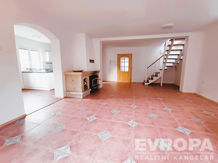 Prodej rodinného domu 260 m², pozemek 694 m² - foto 5