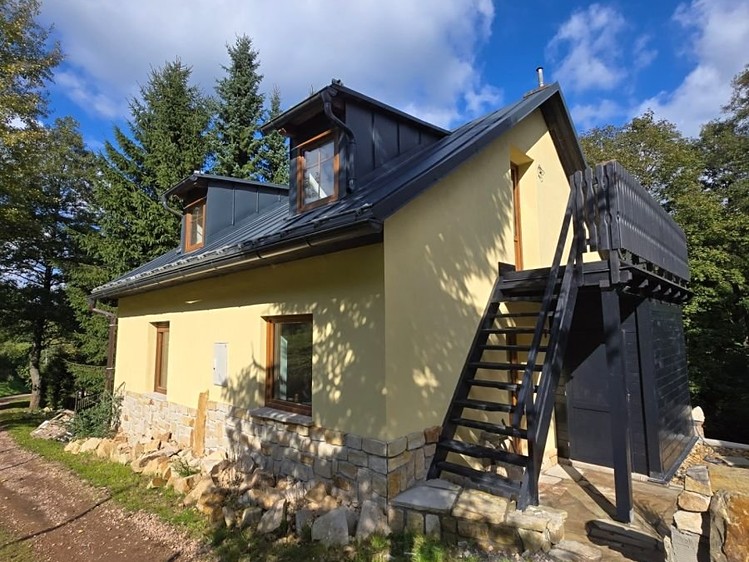 Prodej rodinného domu 92 m², pozemek 1 544 m² - foto 1