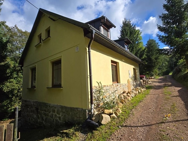 Prodej rodinného domu 92 m², pozemek 1 544 m² - foto 2