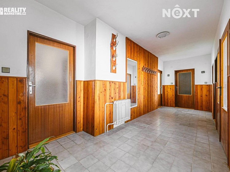 Prodej rodinného domu 210 m², pozemek 443 m² - foto 6