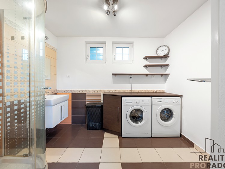 Prodej  rodinného domu 164 m², pozemek 656 m² - foto 5