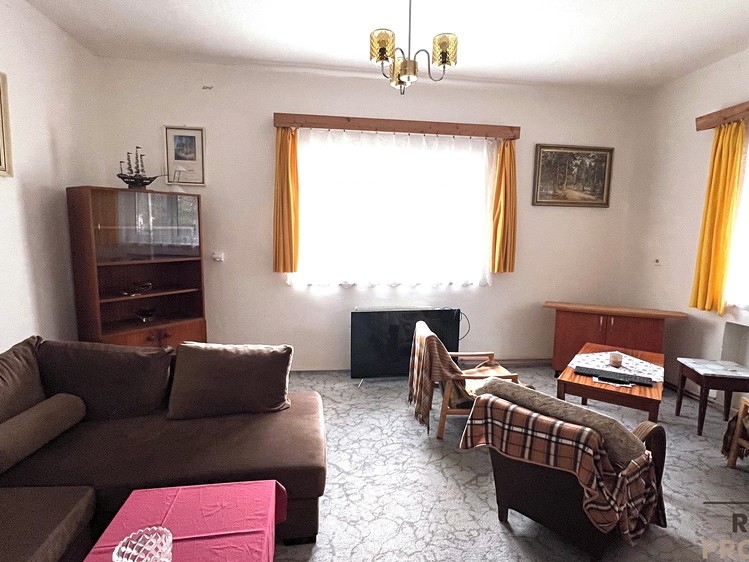 Prodej rodinného domu 200 m², pozemek 2 320 m² - foto 2