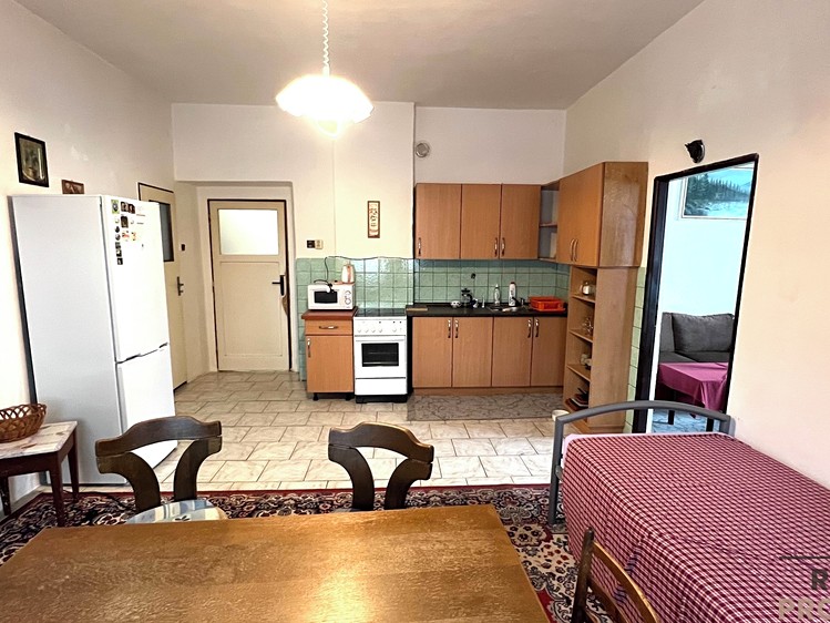Prodej rodinného domu 200 m², pozemek 2 320 m² - foto 7