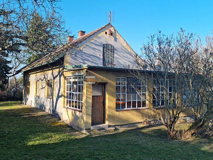 Prodej rodinného domu 185 m², pozemek 2 096 m² - foto 1