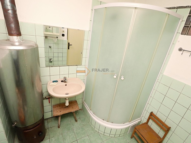 Prodej rodinného domu 185 m², pozemek 2 096 m² - foto 8