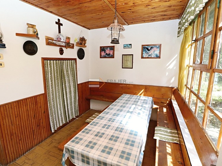 Prodej rodinného domu 185 m², pozemek 2 096 m² - foto 5
