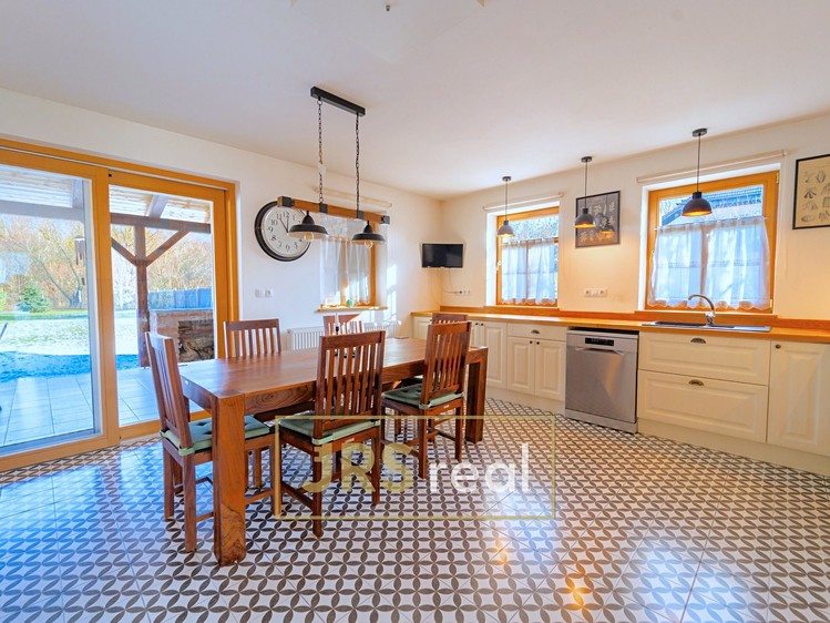 Prodej rodinného domu 187 m², pozemek 2 699 m² - foto 6