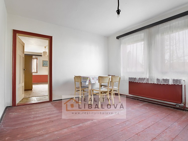 Prodej rodinného domu 124 m², pozemek 1 807 m² - foto 2