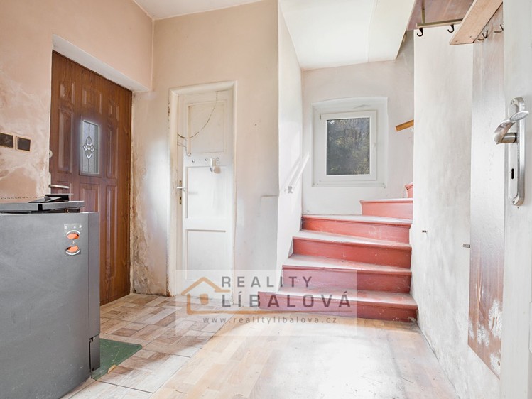 Prodej rodinného domu 124 m², pozemek 1 807 m² - foto 3