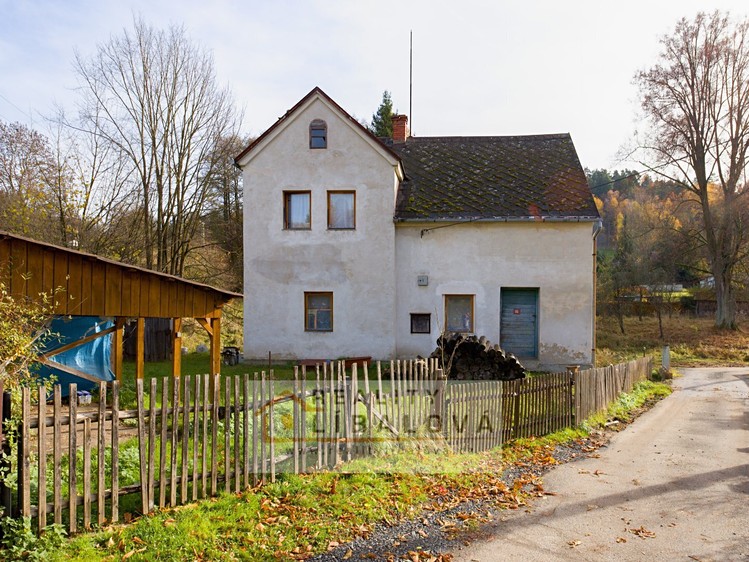 Prodej rodinného domu 124 m², pozemek 1 807 m² - foto 4