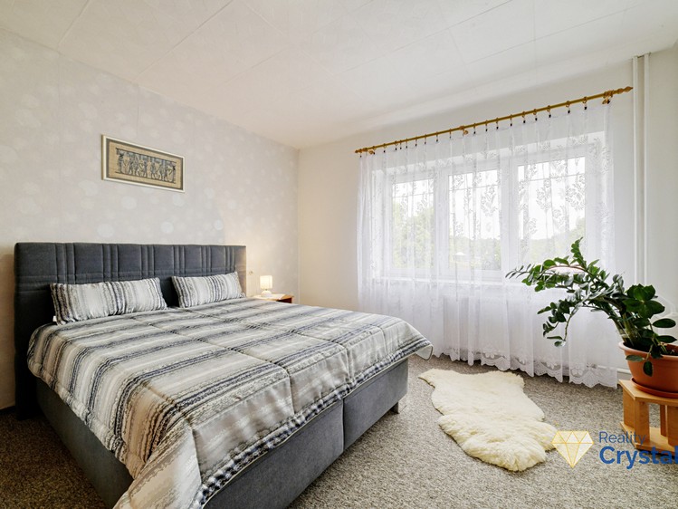 Prodej rodinného domu 450 m², pozemek 916 m² - foto 3