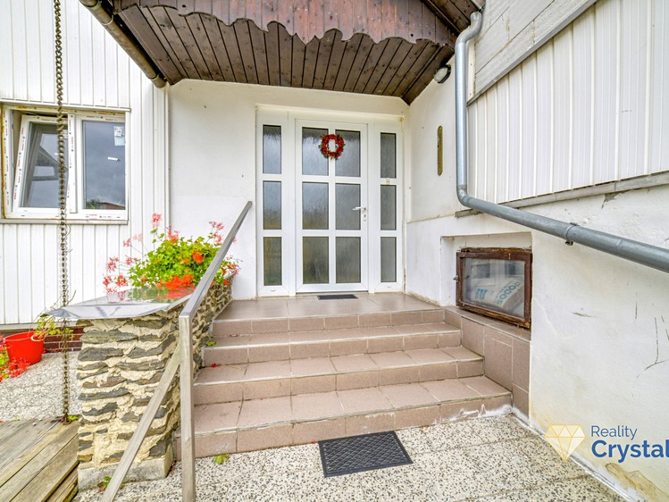 Prodej rodinného domu 450 m², pozemek 916 m² - foto 4