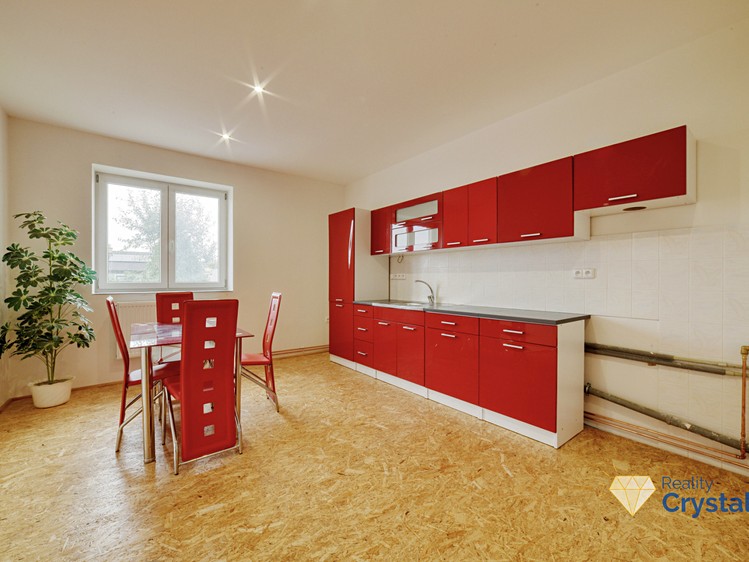 Prodej rodinného domu 450 m², pozemek 916 m² - foto 8