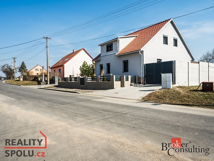 Prodej rodinného domu 210 m², pozemek 1 634 m² - foto 3