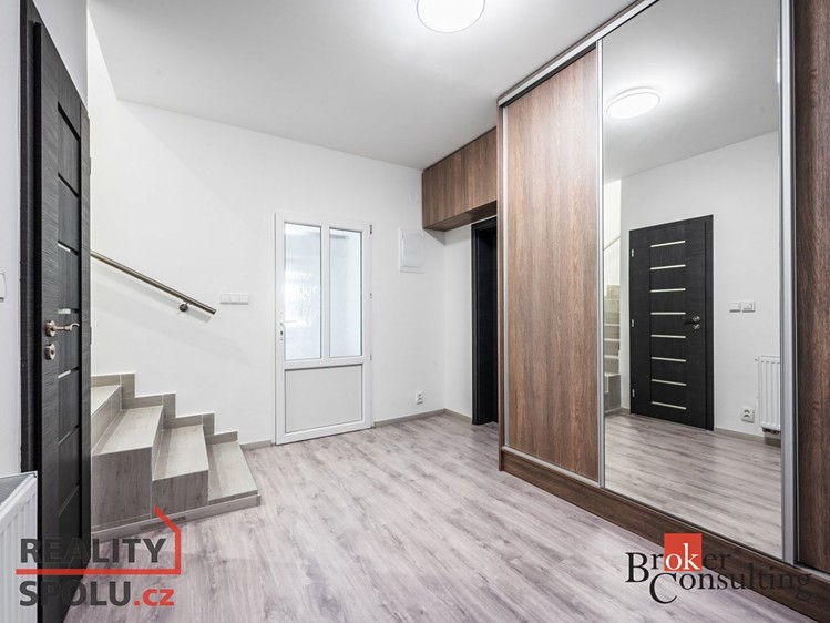 Prodej rodinného domu 210 m², pozemek 1 634 m² - foto 5