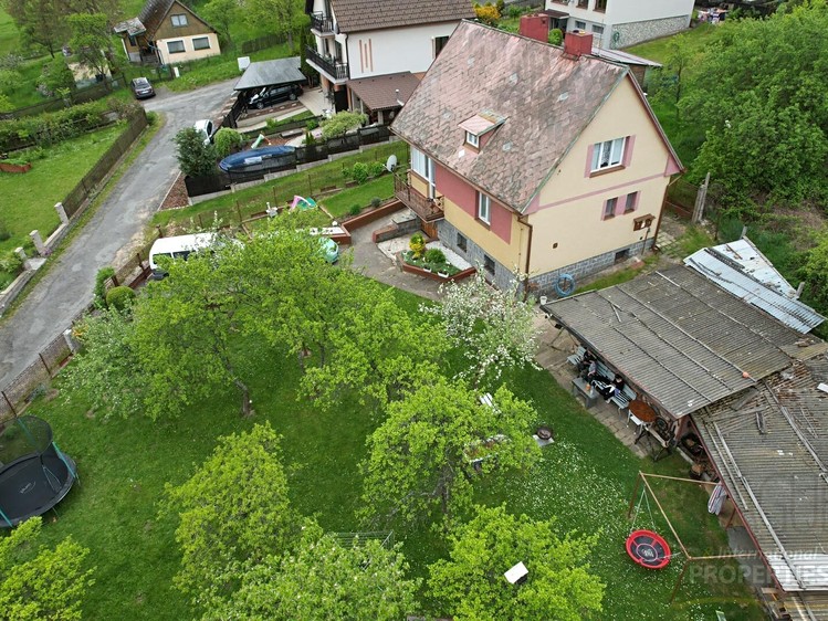 Prodej rodinného domu 200 m², pozemek 820 m² - foto 1