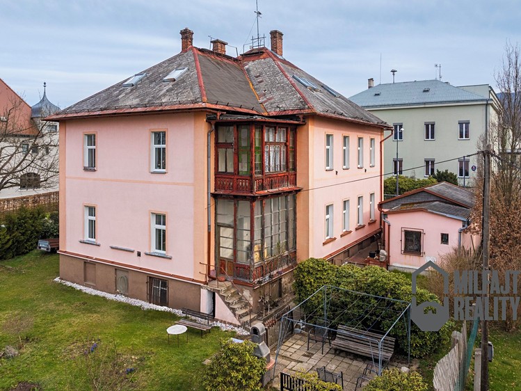 Prodej rodinného domu 225 m², pozemek 931 m² - foto 5