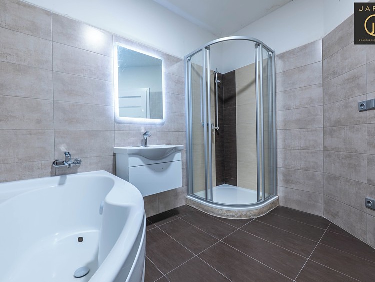 Prodej rodinného domu 178 m², pozemek 295 m² - foto 3