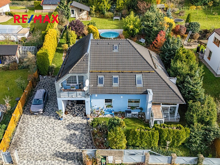 Prodej  rodinného domu 208 m², pozemek 1 243 m² - foto 4