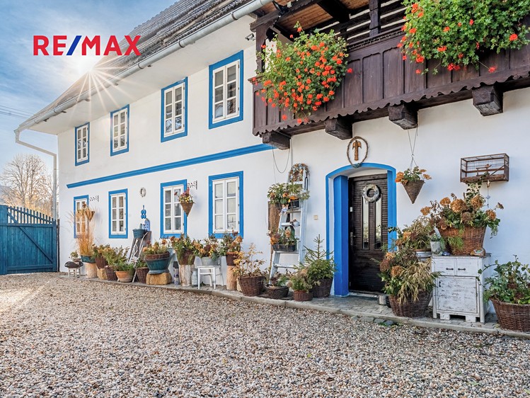 Prodej rodinného domu 320 m², pozemek 2 299 m² - foto 1