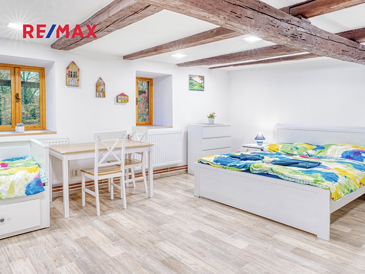 Prodej rodinného domu 320 m², pozemek 2 299 m² - foto 7