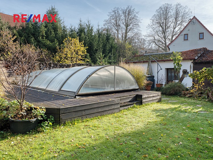 Prodej rodinného domu 320 m², pozemek 2 299 m² - foto 8