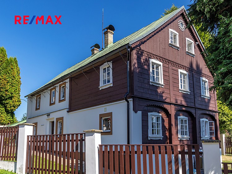 Prodej rodinného domu 265 m², pozemek 150 m² - foto 6