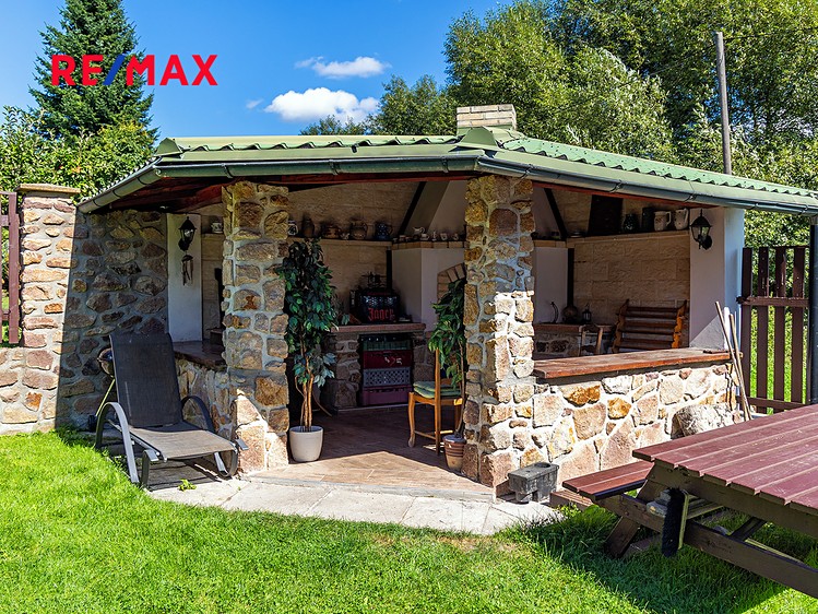 Prodej rodinného domu 265 m², pozemek 150 m² - foto 8