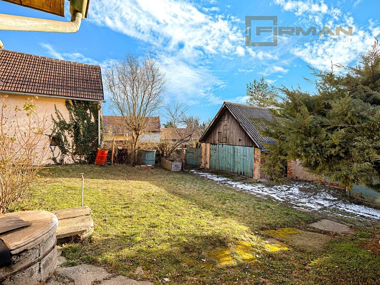 Prodej rodinného domu 400 m², pozemek 1 899 m² - foto 4