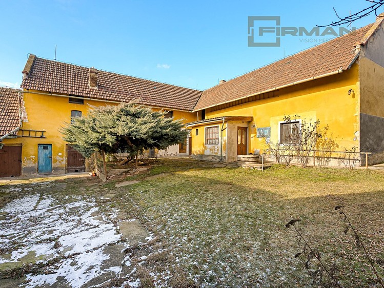 Prodej rodinného domu 400 m², pozemek 1 899 m² - foto 1