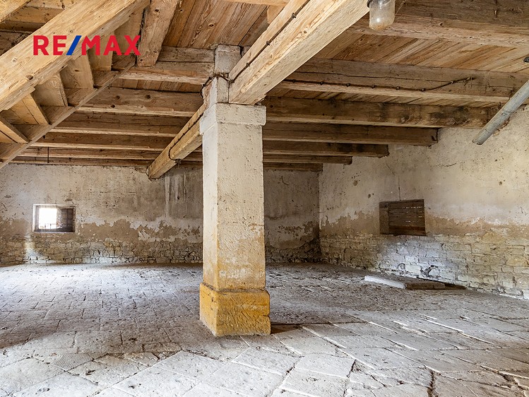 Prodej  zemědělské usedlosti 2 500 m², pozemek 6 610 m² - foto 5