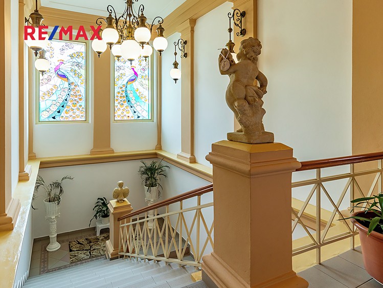 Prodej vily 543 m², pozemek 2 151 m² - foto 4