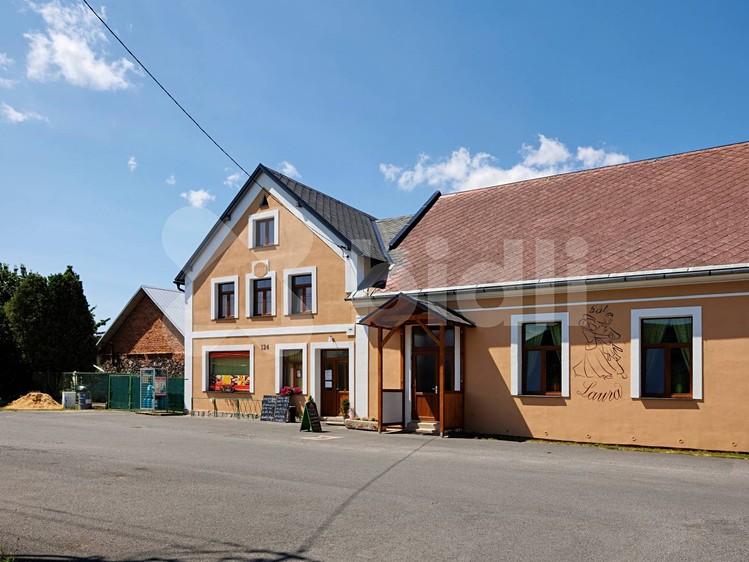 Prodej rodinného domu 490 m², pozemek 2 332 m² - foto 1