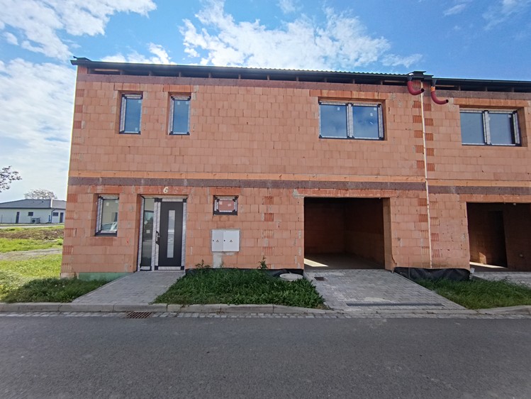 Prodej rodinného domu 143 m², pozemek 465 m² - foto 1