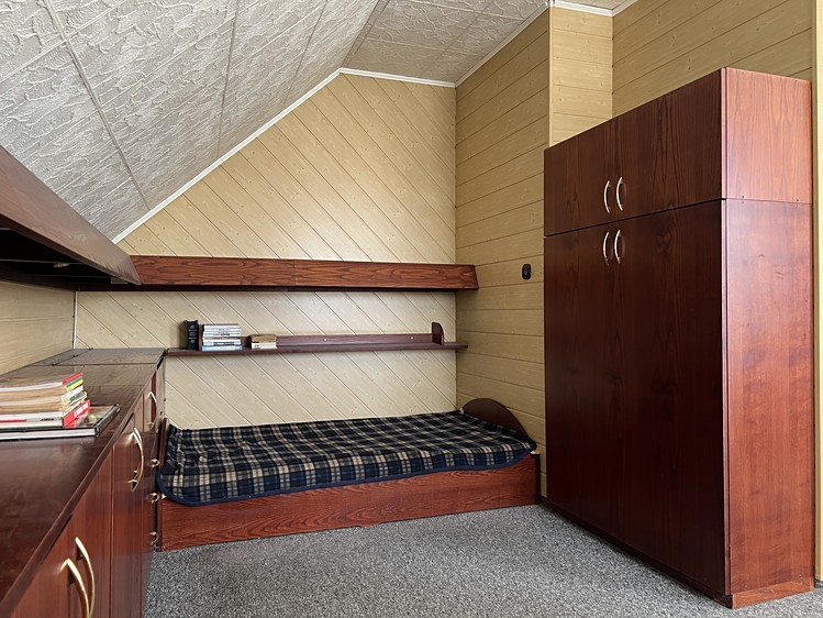 Prodej rodinného domu 194 m², pozemek 905 m² - foto 8