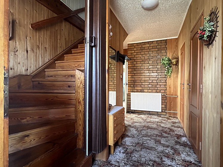 Prodej rodinného domu 194 m², pozemek 905 m² - foto 5