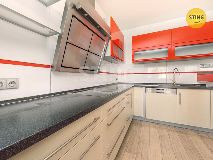 Prodej rodinného domu 148 m², pozemek 235 m² - foto 2