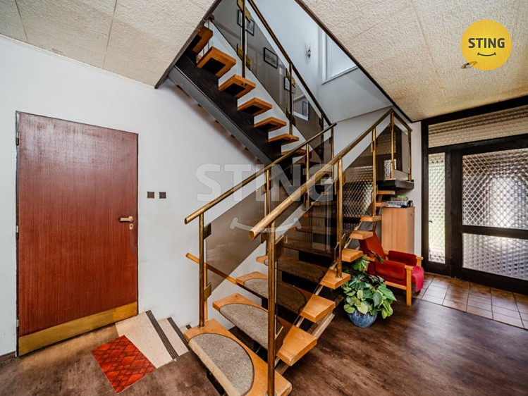 Prodej vily 300 m², pozemek 599 m² - foto 3