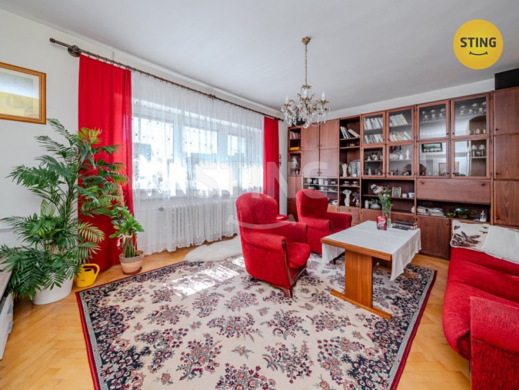 Prodej rodinného domu 240 m², pozemek 965 m² - foto 3