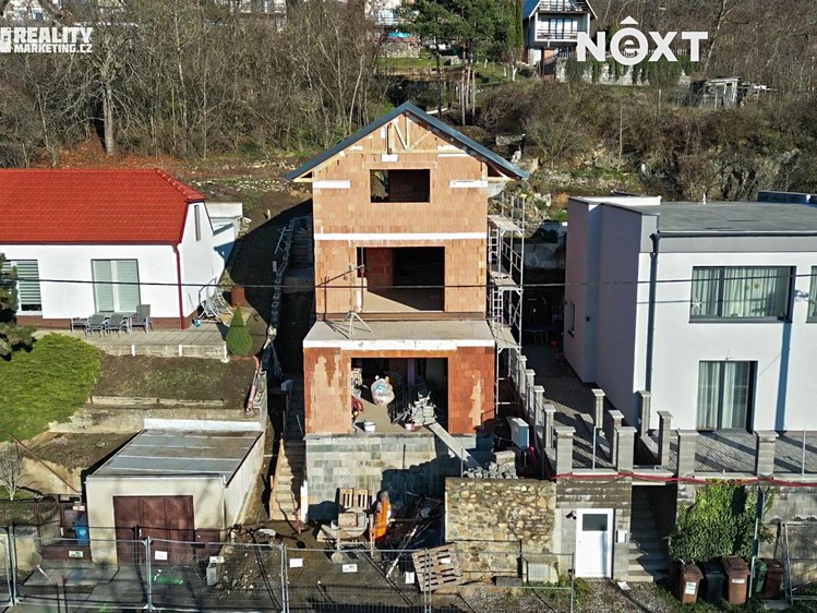 Prodej rodinného domu 176 m², pozemek 460 m² - foto 2