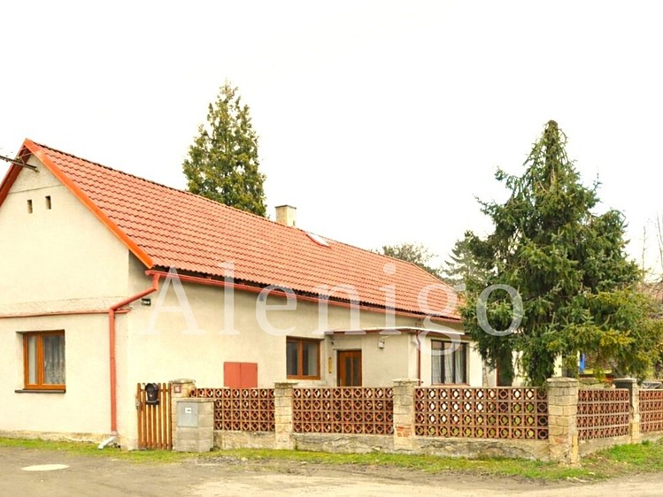 Prodej rodinného domu 90 m², pozemek 552 m² - foto 1