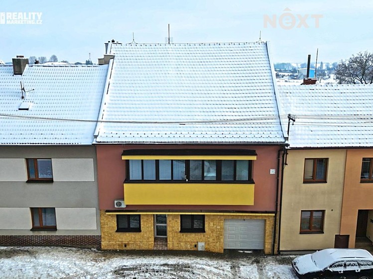 Prodej rodinného domu 300 m², pozemek 1 427 m² - foto 1